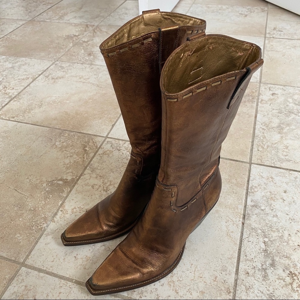 🔥🔥BCBG🔥🔥Rose Gold Foil Leather Boots Size 7